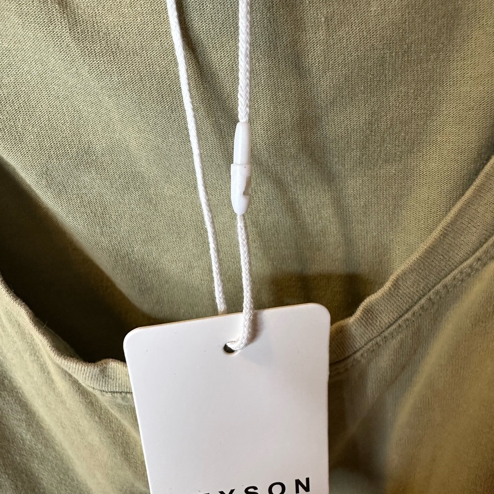 Heyson romper with sinch tie in the middle. - Picture 3 of 3